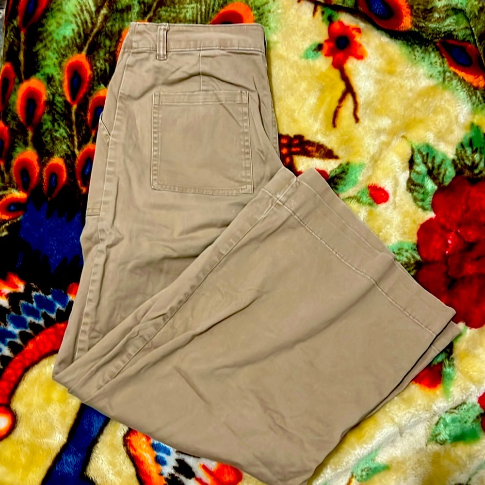 High waisted khaki forever 21 cargo boot cut pants